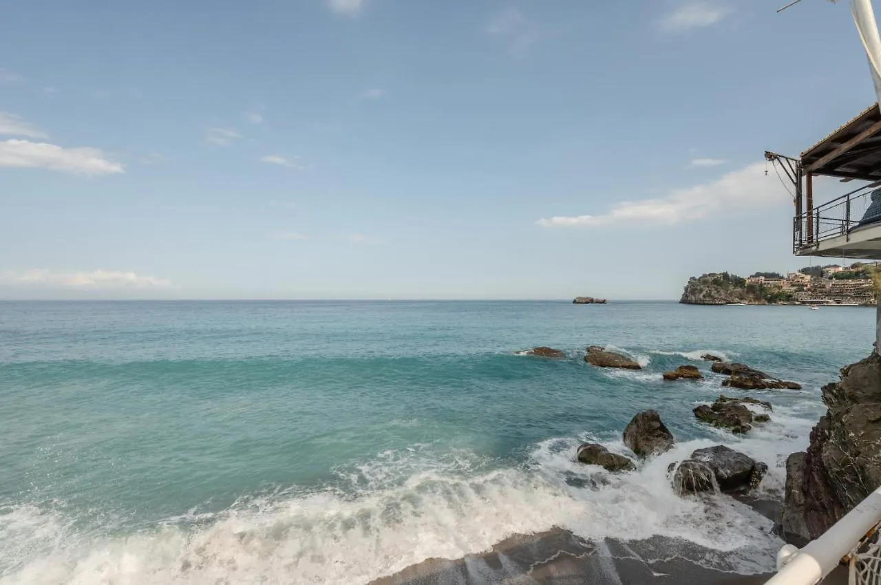 Taormina Seaview Studio A Few Steps From The Beach İtalya